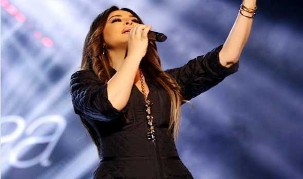 إليسا تؤجل ألبومها الجديد تضامنًا مع الشعب الفلسطينى