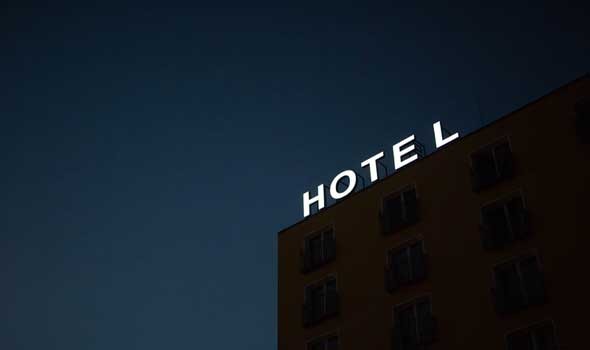 إطلالات بانورامية من غرف 3 فنادق فخمة في لوغانو بسويسرا