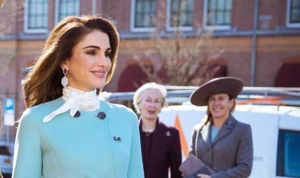 لايف ستايلإطلالات ربيعية أنيقة على طريقة الملكة رانيا