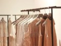 لايف ستايلأبرز أنماط الفساتين الساتان العصرية