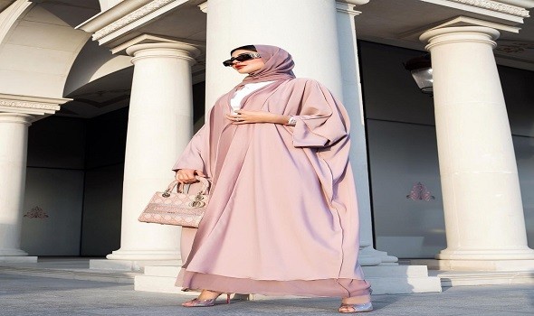 لايف ستايلمجموعة من العبايات الأنيقة تألقي بها للاحتفال بيوم المرأة الإماراتية