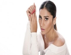 لايف ستايلدينا الشربيني وأمينة خليل ترقصان معاً في أجواء شبابية