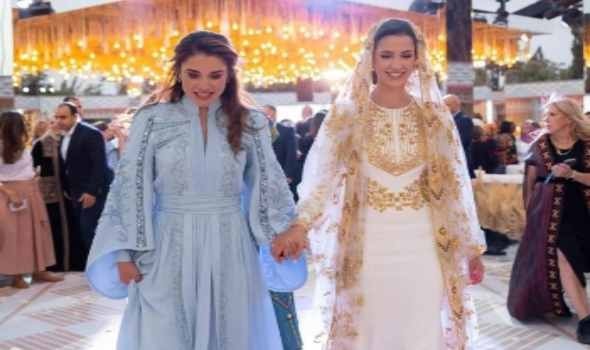 لايف ستايلإطلالات الأميرة رجوة تحاكي أسلوب الملكة رانيا بأناقة