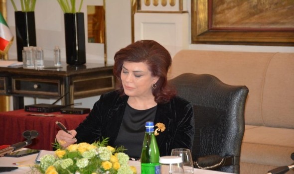 العراقية صفية السهيل أول سفيرة عربية فوق العادة لدى السعودية