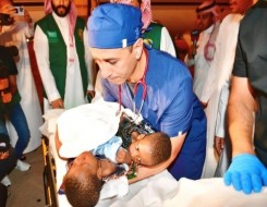 لايف ستايلوصول التوأم السيامي التنزاني حسن وحسين إلى مستشفى الملك عبدالله التخصصي للأطفال برفقة والدتهم