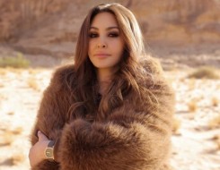 لايف ستايلنجمات تألقن بتنسيق المعطف الفرو البني في إطلالات شتاء 2026