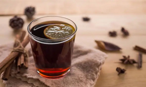 فوائد شرب عرق السوس يومياً وأبرز التحذيرات الصحية